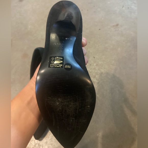 Black suede BCBG heels size 7 not worn - Picture 4 of 4